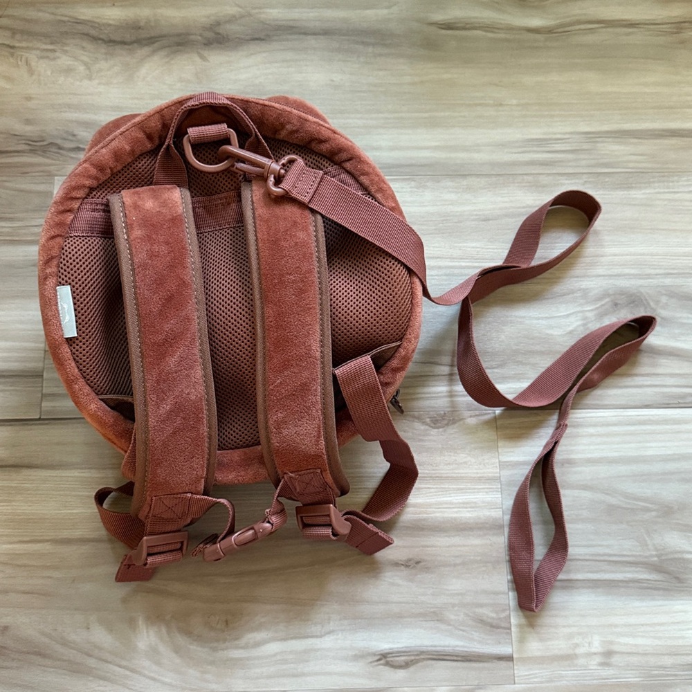 LINE Friends Brown Bear Kid Backpack - Picture 15 of 16